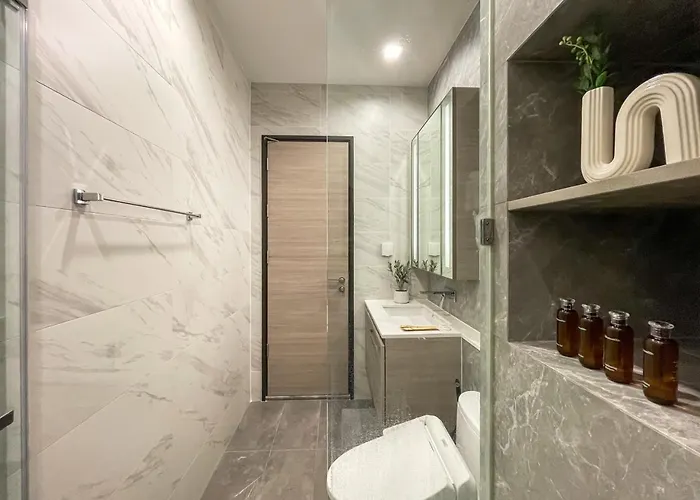 300m To Bts L Workspace L Pool And Sauna 曼谷